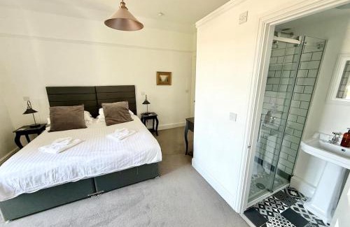 Laugharne House | A Grand Georgian Grade II Manor House with Views in Laugharne