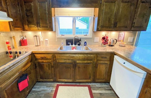 Monett House | A Grand Stay in a Small Town