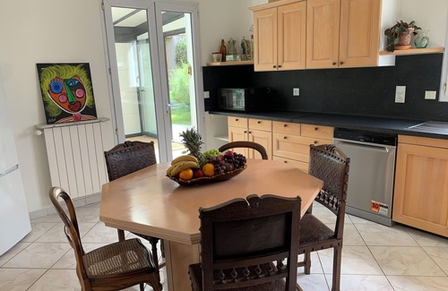 Bouvet Island House | A green setting in the heart of urban life. Pets welcome!