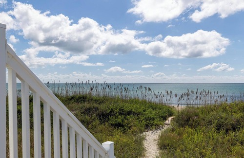 Pine Knoll Shores House | A Gritty Palace - Oceanfront House, 5BR, 4.5BA, Pine Knoll Shores