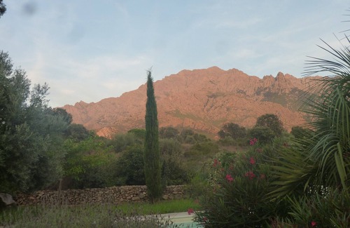Calenzana Villa | A haven of greenery and calm between sea and mountains.