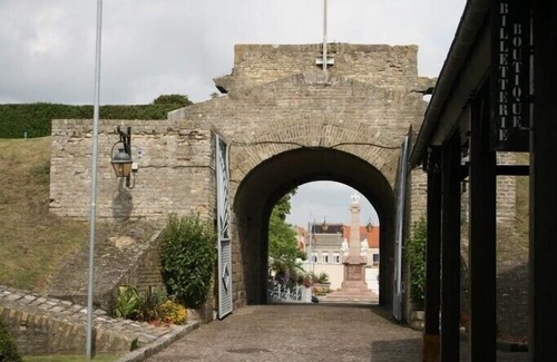 Gravelines Apartment | A HAVEN OF PEACE IN A HISTORIC SITE