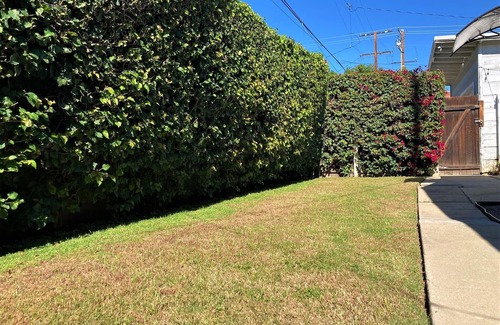San Gabriel House | A HIDDEN GEM AT THE END OF THE GARDEN PATH!