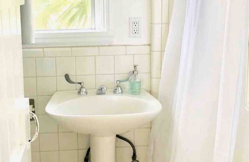 Pacific Palisades Apartment | A Hidden Gem with Amazing Views of Pacific Ocean