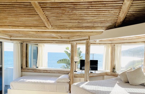 Pacific Palisades Apartment | A Hidden Gem with Amazing Views of Pacific Ocean