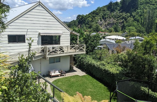 Nelson House | A Holiday Gem in Central Nelson