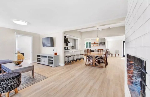 Reseda House | A home away from home. Newly Renovatednn