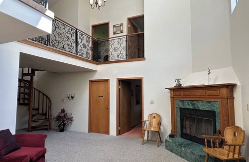 Bandon House | A Home on the Range at Bandon Crossings 6 bedrooms
