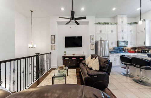 Lewisville House | A Homely Getaway