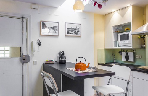 Palacio Apartment | A hottie in the heart of Madrid