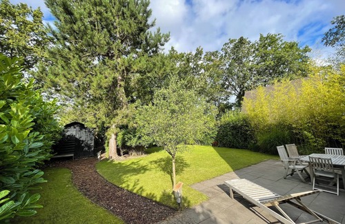 Scharendijke House | A-House. nl Top-house with garden right on the marina, beach and sea