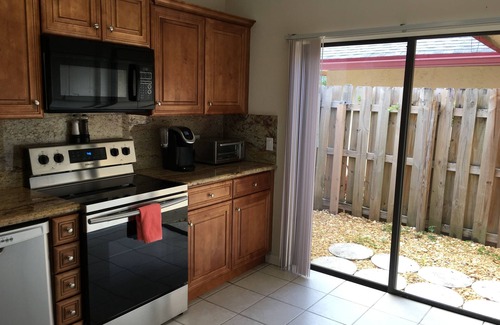 Tropic Isle Villa | A+Htd Pool-5blks-Beach-2 LUX MasterSuites Pet Friendly
