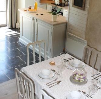 Rance-montbliart House | A l´Ombre Du Clocher