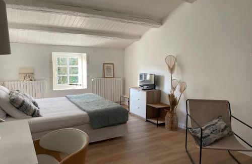 Longeves House | A l'ombre du figuier