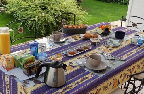 Sassenay House | A la bonne étape