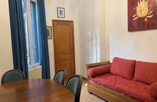 Le Kremlin-Bicetre Apartment | A la Frontière sud 13ème Arrondissement Paris, Appartement F3 Meublé Tout Conf