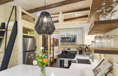 Oconee County Cabin | A Lakefront Tiny Cabin: Kayaks,SUP,Near Jocassee