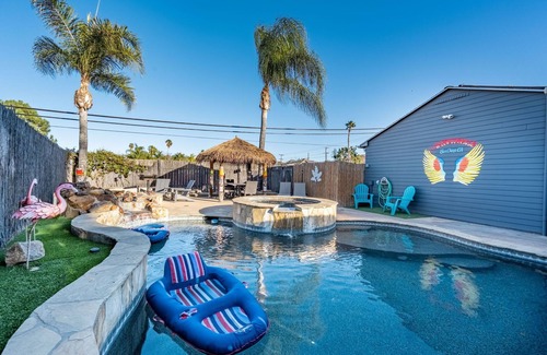 Lakeside House | A Lakeside Retreat - The Birdhouse SD, nPool, Spa, Fire Pit, Game Room