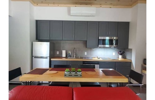 Minerva Cottage | A lakeside retreat