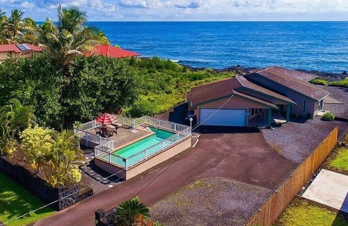 Keaau House | A Large Oceanfront House w/Private Pool