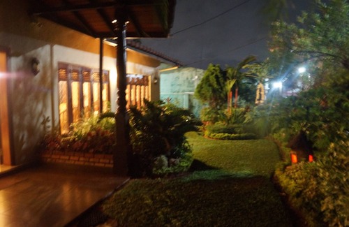 Moratuwa Bed & Breakfast | A Large room at "Charles Homestay" -Moratuwa, COLOMBO