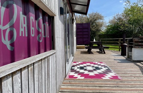 Brightlingsea Cottage | A lee wick farm accommodation that sleeps 4 guests in 1 bedroom