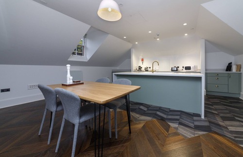 Isle of Lewis Apartment | A lews castle that sleeps 4 guests in 2 bedrooms