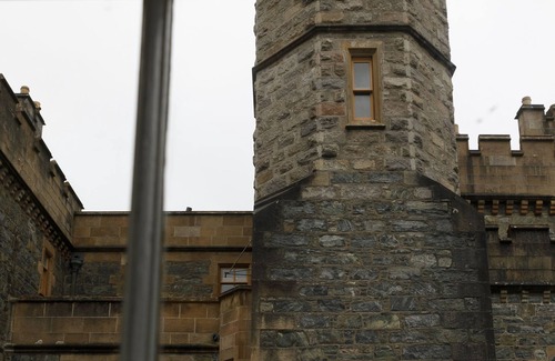 Isle of Lewis Apartment | A lews castle that sleeps 4 guests in 2 bedrooms