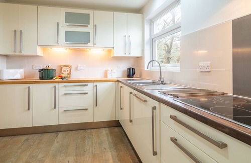St. Agnes House | A light and spacious, three-bedroom property near all the amenities in St Agnes.