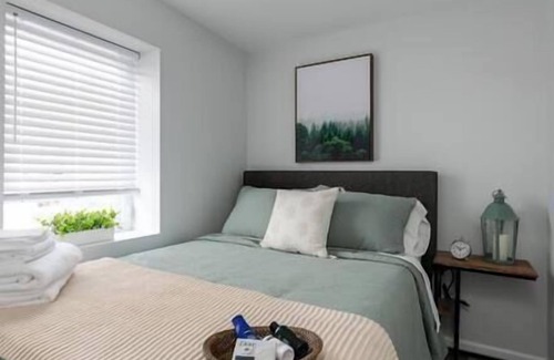 Elkland Apartment | A Little Piece of Main Street 1 - Stylish Getaway