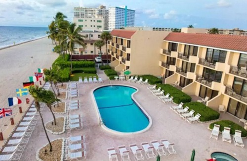 Lauderdale-by-the-Sea Condo | A little slice of paradise! (K) Stay at a lovely and well-maintained property!