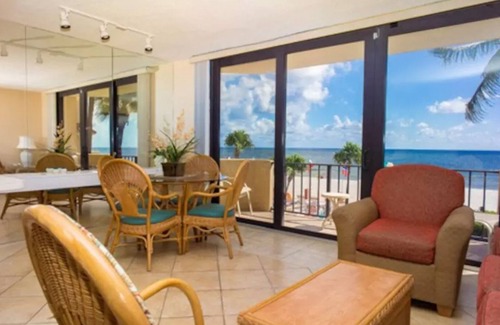 Lauderdale-by-the-Sea Condo | A little slice of paradise! (K) Stay at a lovely and well-maintained property!