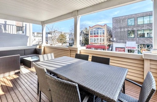 North End Condo | A+ Location! Right in the heart of OC. Walk to absolutely everything!
