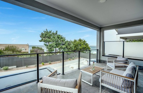 McCracken House | A+ Location | Views | Games | Balcony | BBQ+Dining