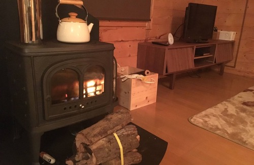 Higashiizu Cottage | A log house in the forest, a relaxing slow life while being healed by the fire of the fireplace, and enjoying BBQ and hot pot using local ingredients