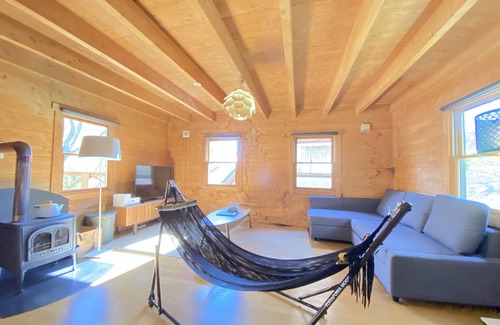 Higashiizu Cottage | A log house in the forest, a relaxing slow life while being healed by the fire of the fireplace, and enjoying BBQ and hot pot using local ingredients