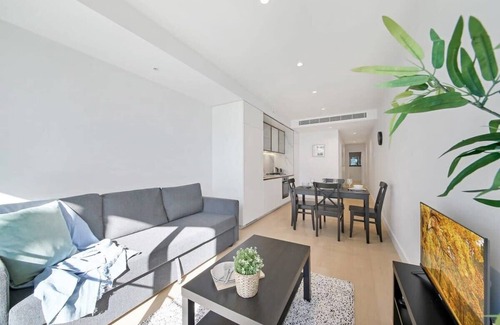 South Yarra Apartment | A Lovely 2BR Apt in the Heart of Chapel Street