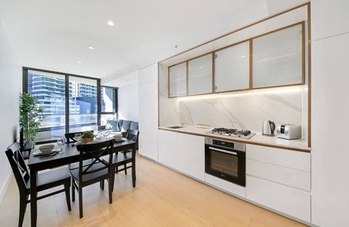 South Yarra Apartment | A Lovely 2BR Apt in the Heart of Chapel Street