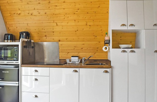 Llandrindod Wells Cottage | A lovely glamping pod, with a private hot tub, overlooking the rolling hills.