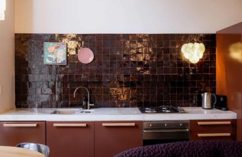 Melbourne Central Business District Apartment | A luxe stay in the Paris end of Melbourne