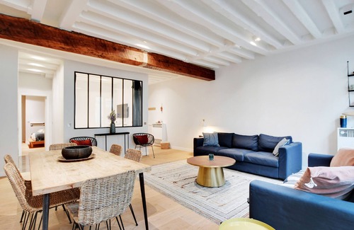 Palais-Royal Apartment | A Luxurious 2-BR/1BA in Louvre