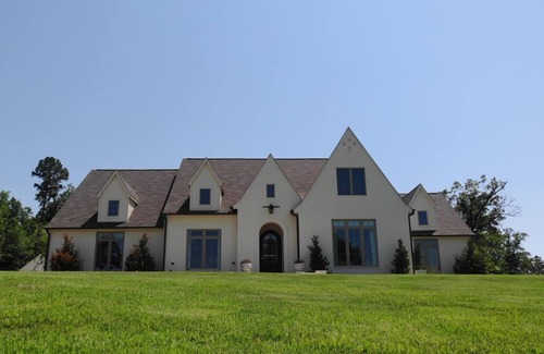 Redlick House | A luxurious 4BR Southern Lake House – In Texarkana