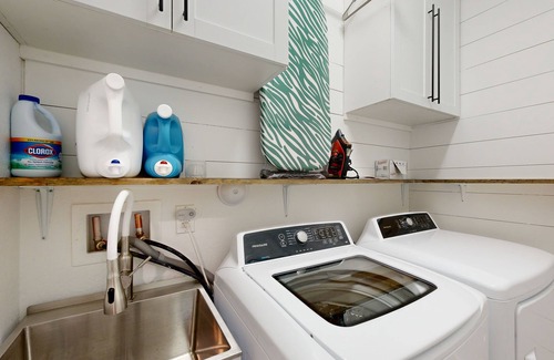 Ludlam House | A luxurious home with private pool and outdoor kitchen