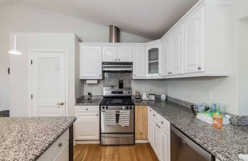 Forestland House | A Luxurious Oakland Hills Retreat