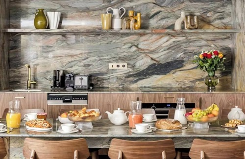 3rd Arrondissement Apartment | A LUXURIOUS SERENE RETREAT IN A DYNAMIC NEIGHBORHOOD -LE MARAIS-RUE DES ARCHIVES