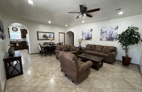 Harlandale House | A luxury, 3-bedroom home mins away from the San Jose Missions