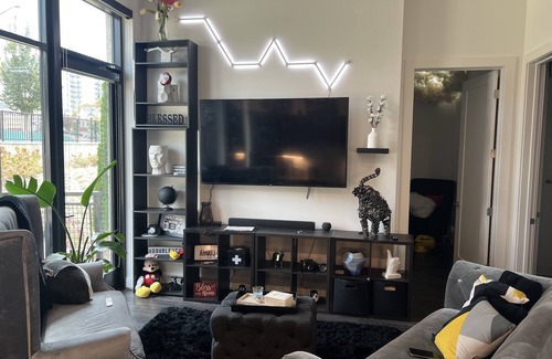 South Tuxedo Park Apartment | A Luxury get away at Daddy’s Buckhead Spot.