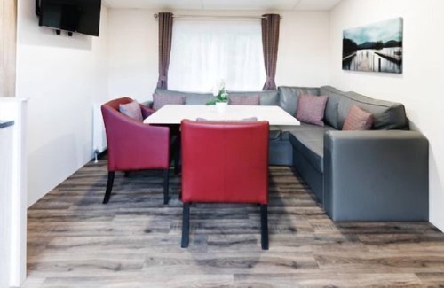 Barmston Cottage | A luxury lodge 2 that sleeps 6 guests in 2 bedrooms