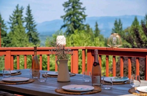 Monroe Cabin | A Marvelous Mountain Log Cabin Retreat w/hot tub