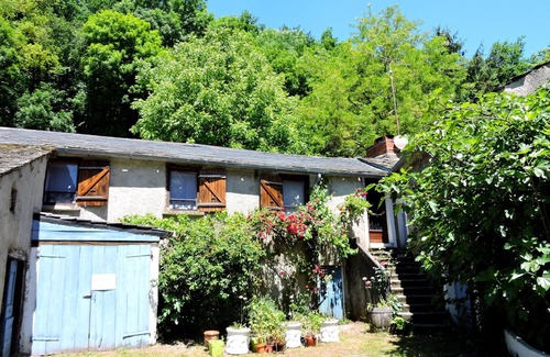 Montredon-Labessonnie Cottage | A miller's house in the quiet countryside for 2 people, pets welcome